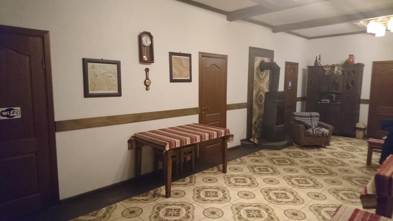 Maghura Gostinnii Dvir Tatariv Esterno foto
